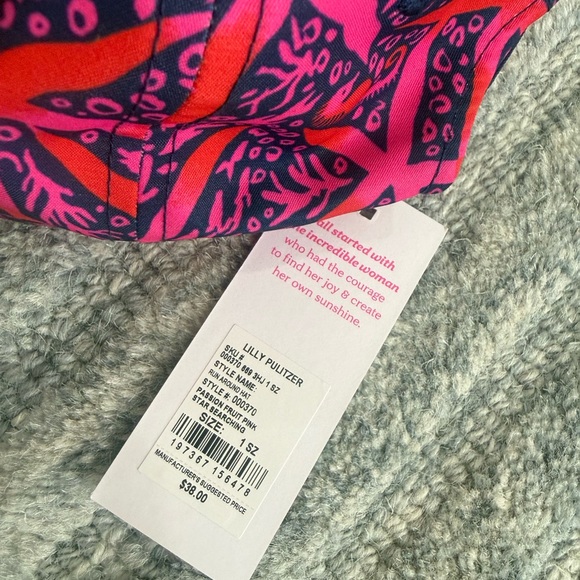 NWT Lilly Pulitzer Run Around Hat In Passion Fruit Pink Star Searching - Picture 2 of 8